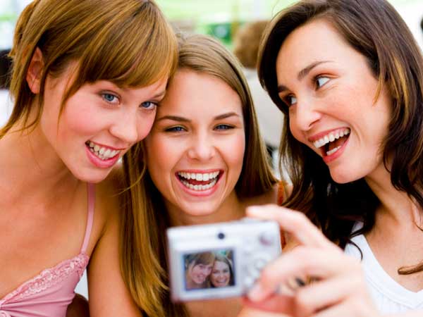 अपने आस-पास के लोगों को बतायें