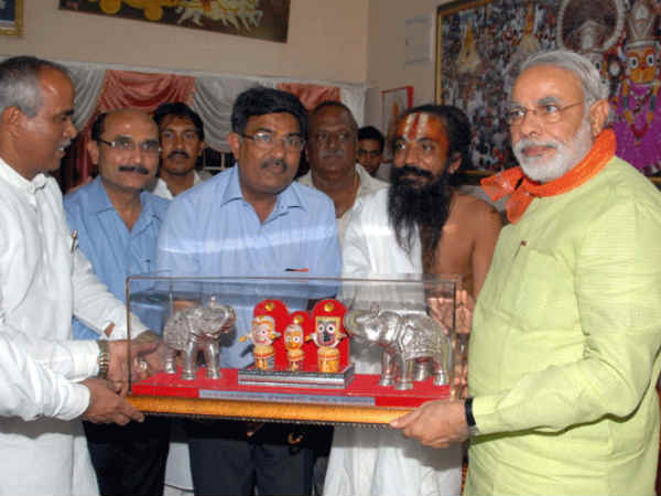 मोदी ने लिखा
