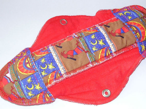 सेनेटरी पैड्स व डायपर्स को उठाना अपमानजनक