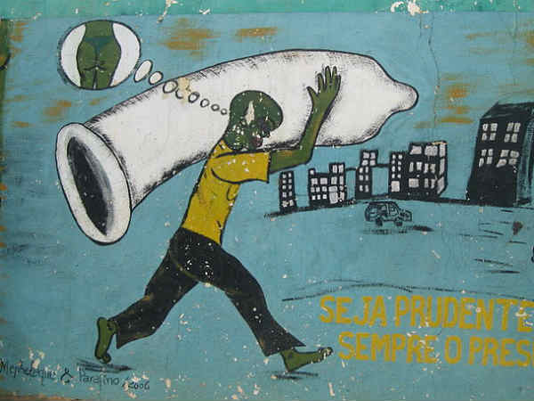 हैंडसम लड़के बन रहे जिगोलो