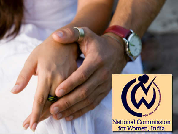 क्‍या कहता है महिला आयोग