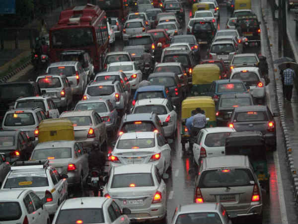  गरज-चमक के साथ बारिश 