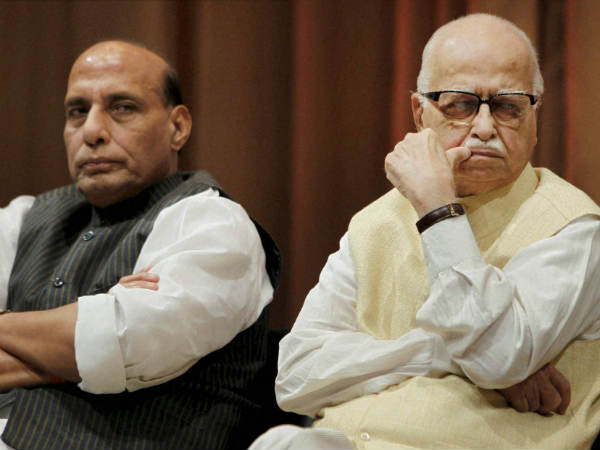 आडवाणी खेमे में खुशी