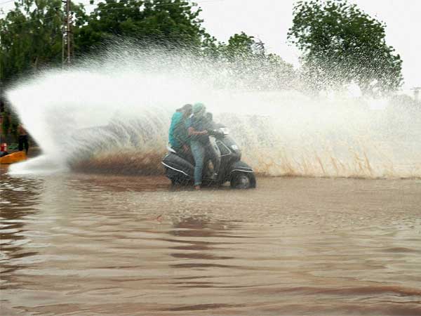 बिहार में बारिश, तापमान में गिरावट बिहार में बारिश, तापमान में गिरावट