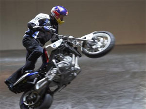 Delhi Police webbed after firing on stunt bikers Delhi Police webbed after firing on stunt bikers