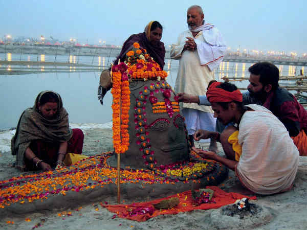 क्यों चढ़ाया जाता है शिव को दूध?
