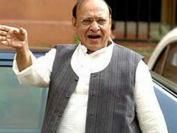 जंग लग गई वाघेला की काट में