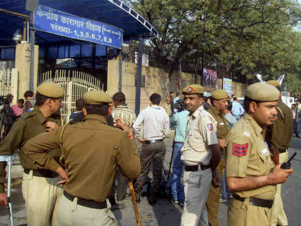 तिहाड़ के कैदी कहेंगे 'बजाते रहो' तिहाड़ के कैदी कहेंगे 'बजाते रहो'