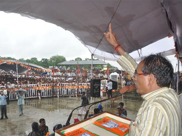युवकों को बिजनेस के लिये कर्ज
