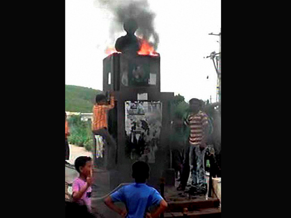 अलग तेलंगाना पर विरोध जारी