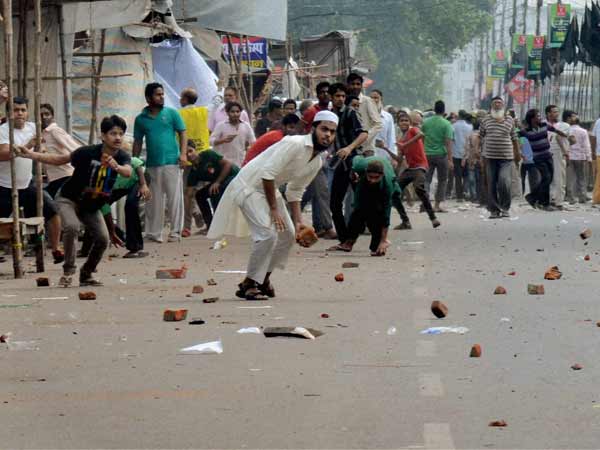 क्राइम और दंगों का का बढ़ता ग्राफ 