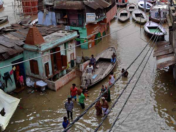 गंगा नदी उफान पर 