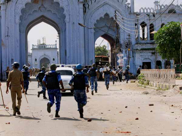 लखनऊ में रमजान के जुलूस के वक्‍त दंगा 