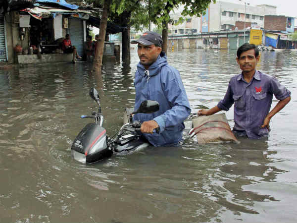 अहमदाबाद में भारी बारिश