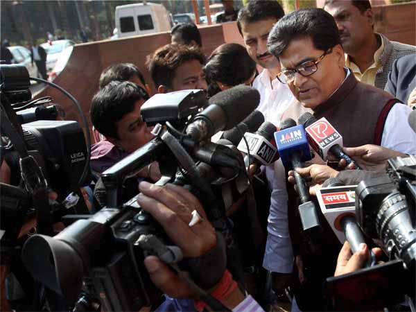 बिना IAS के ही चला लेंगे यूपी: रामगोपाल यादव