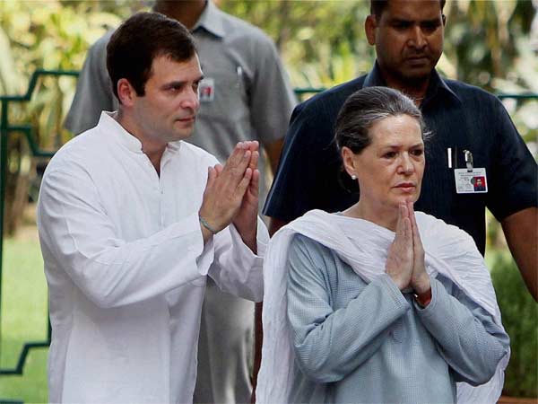 सदन में सोनिया-राहुल की उपस्थिति 50 फीसदी से भी कम