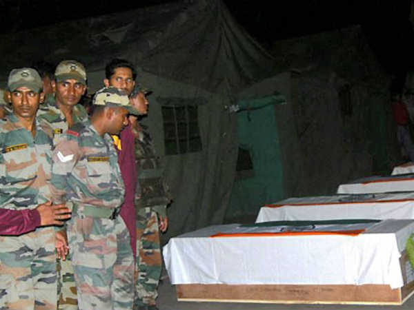 जवानों के शव पुंछ हेडक्‍वार्टर लाये गये