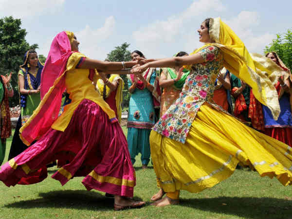 घेवर संदेश लेकर मायके