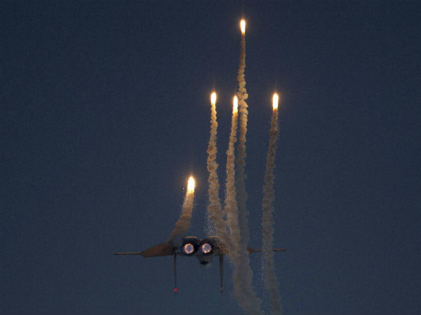 आसमान में करतब