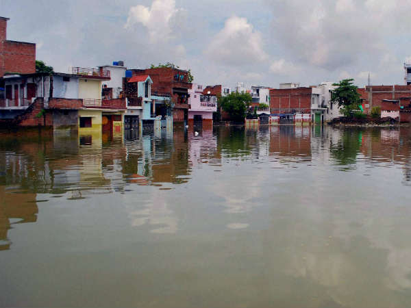 कई नदियां खतरे के ऊपर कई नदियां खतरे के ऊपर