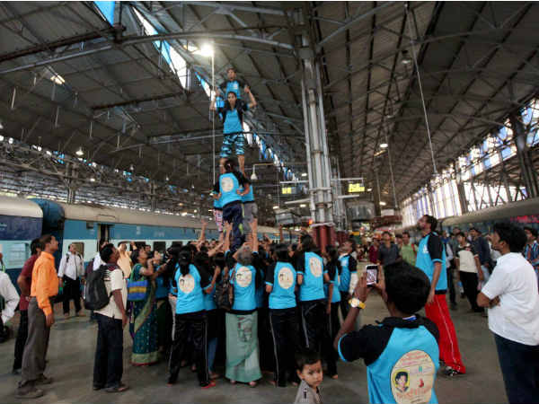 महिला गाविंदाओं की भी धूम