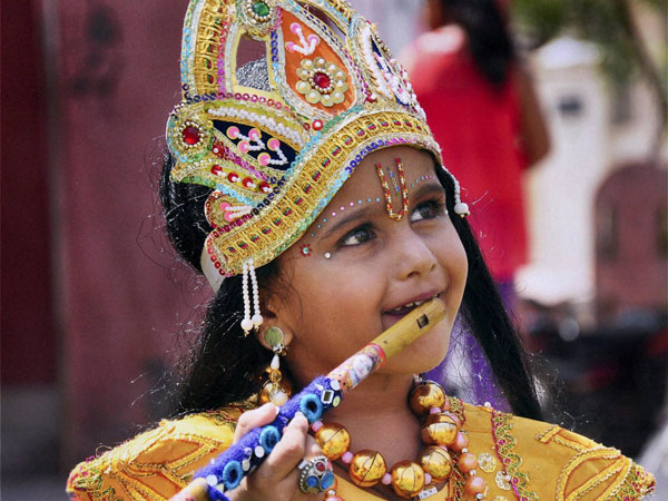 धूम-धाम से मनायी गयी कृष्ण-जन्माष्टमी 