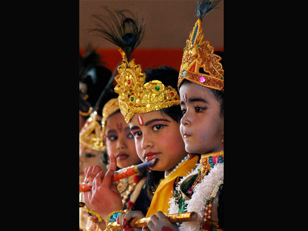 धूम-धाम से मनायी गयी कृष्ण-जन्माष्टमी 