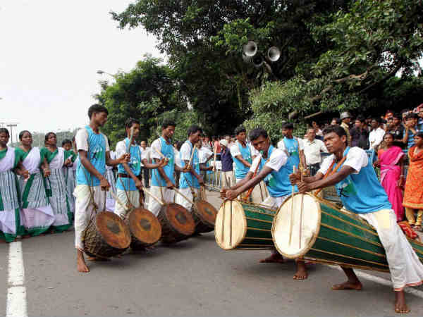 आदीवासियों का नृत्य आदीवासियों का नृत्य