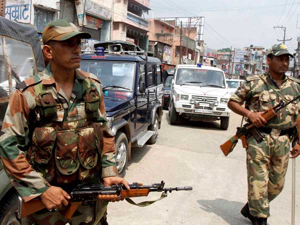 अलग-अलग जगहों पर हुई हिंसा