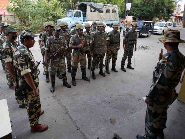 तीन लोग अन्‍य जिलों में मारे गये