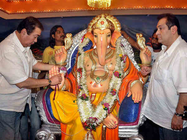 आरके स्टूडियो में हुई पूजा आरके स्टूडियो में हुई पूजा