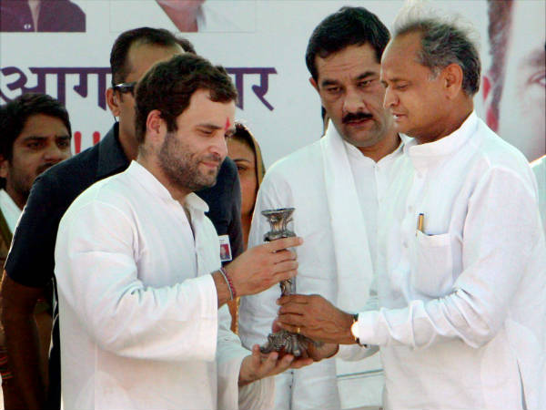 गरीब का ज्‍यादा पैसा इलाज पर ही चला जाता है