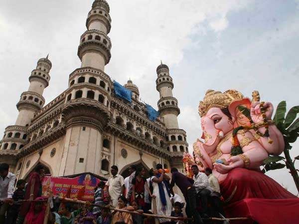 गणेश प्रतिमाओं का विसर्जन