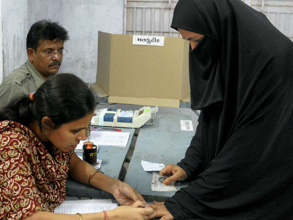 तुरंत लोकसभा चुनाव करायें 