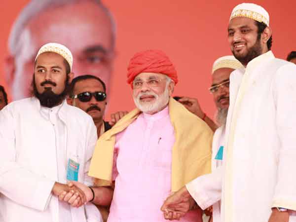 स्वर्णिम गुजरात और सद्भावना उपवास स्वर्णिम गुजरात और सद्भावना उपवास