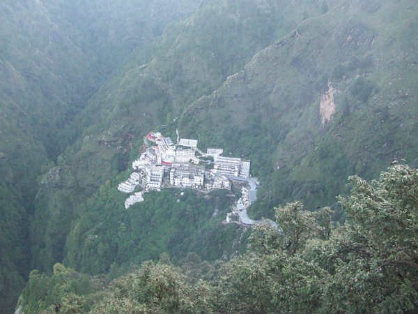 वैष्‍णों देवी मंदिर
