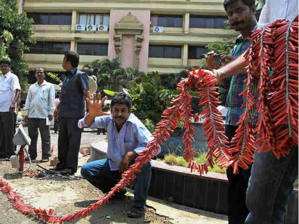 आतिशबाजी के दाम बढ़े