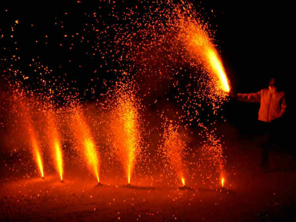 फुलझड़ी, बम की भरमार