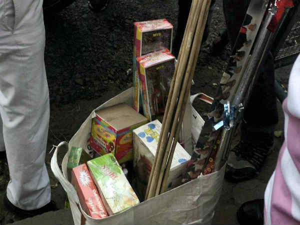 मिलेंगे लोकल पटाखे