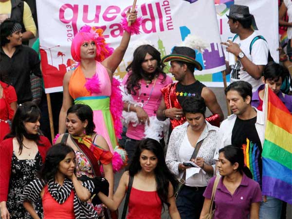 समाज पर दबाव