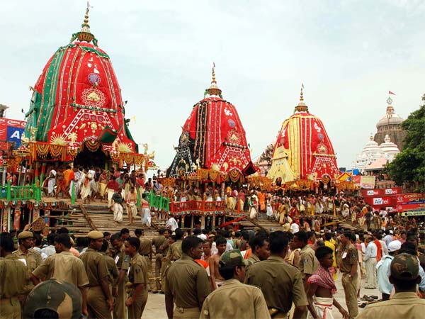 भव्य मंदिरों में शामिल