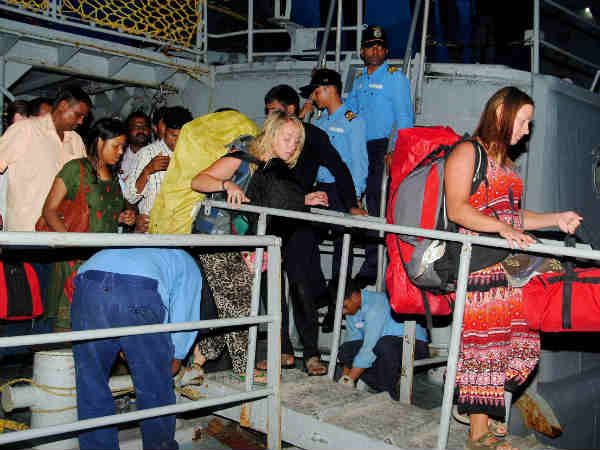 पर्याटक परेशान