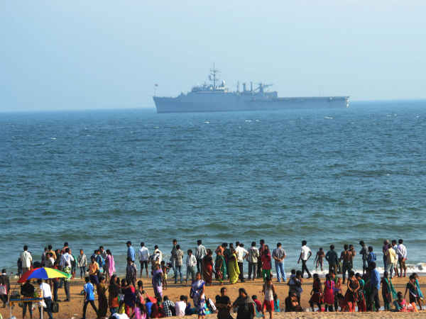 सेना के जवान पहुंचे