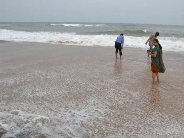 तट पर पानी का तापमान कम 