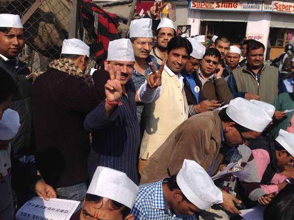 Dr. Kumar Vishvas ‏@DrKumarVishwas 