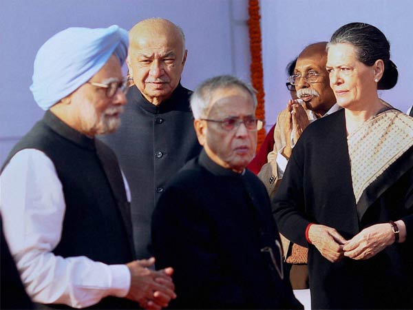 बिखरी हुई कांग्रेस से फायदा