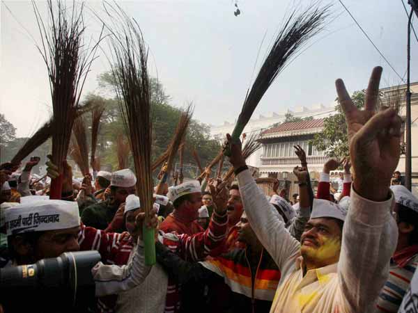 शीला ने सौंपा इस्‍तीफा