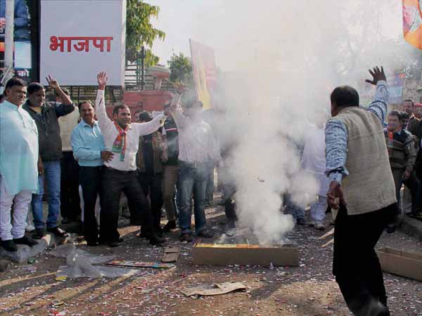 मोदी ने शिवराज को दी बधाई