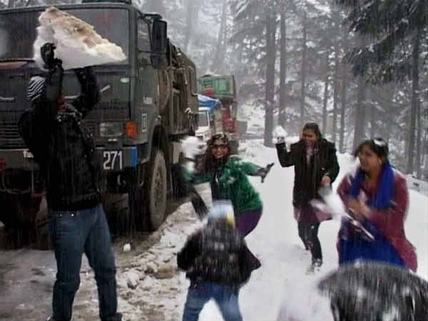 पर्यटकों का जमावड़ा