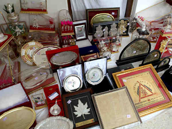 विकास के लिए दान